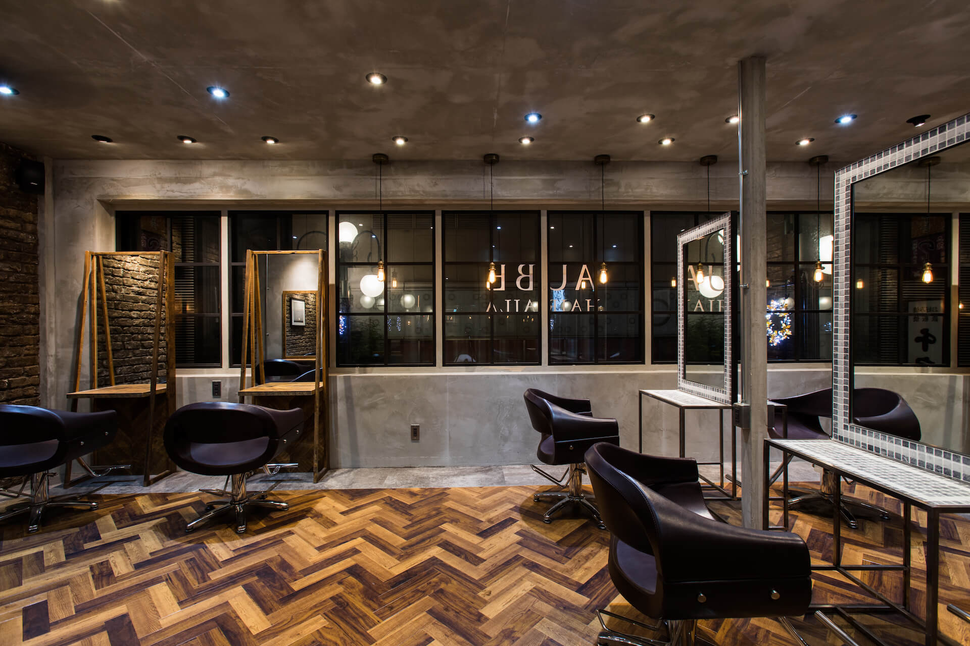大阪府・AUBE HAIR aila