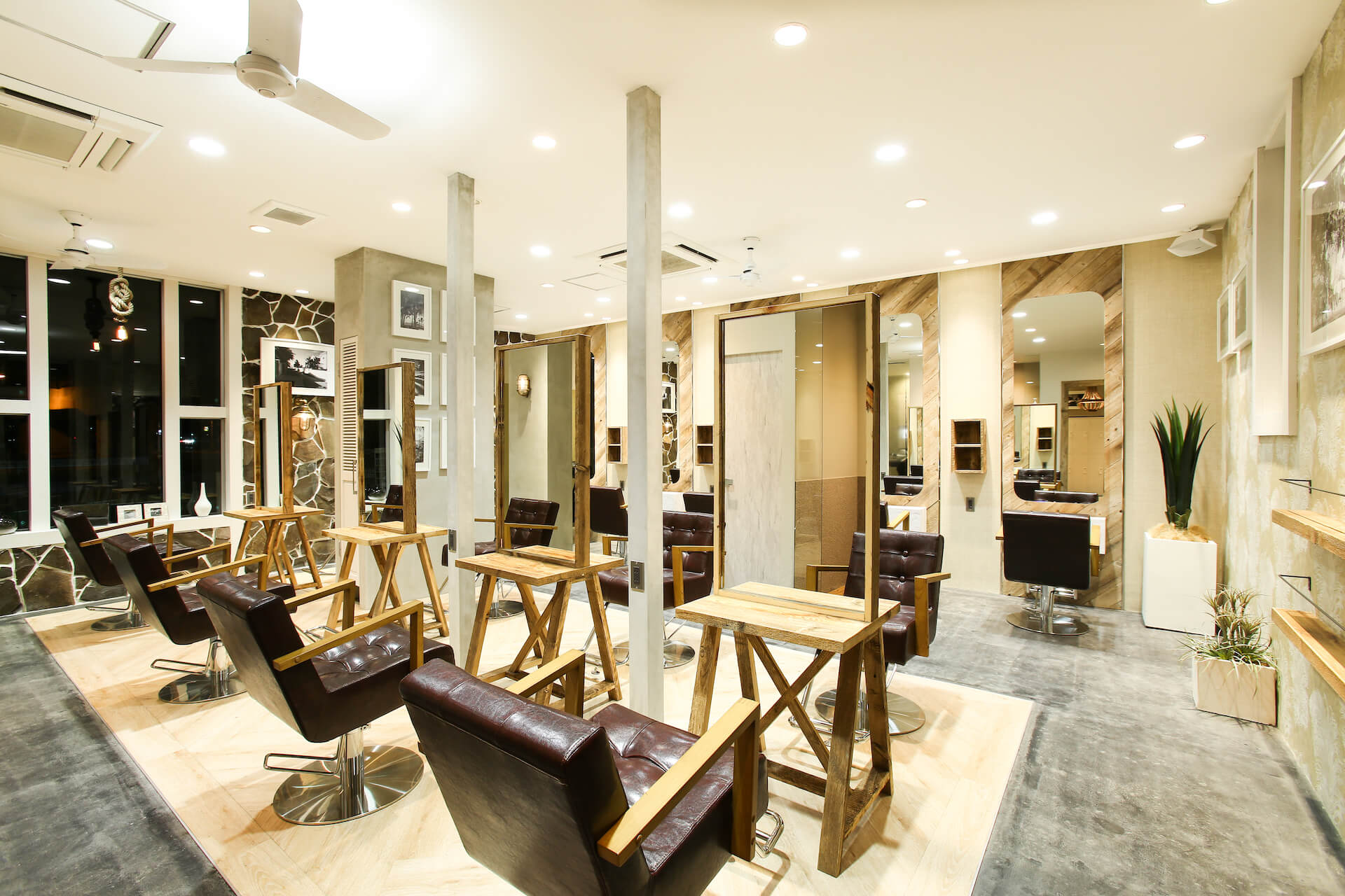 福岡県の美容室・美容院・ヘアサロンの内装デザイン事例(Vakel by LARGO) 福岡県の美容室・美容院・ヘアサロンの内装デザイン事例(Vakel by LARGO)