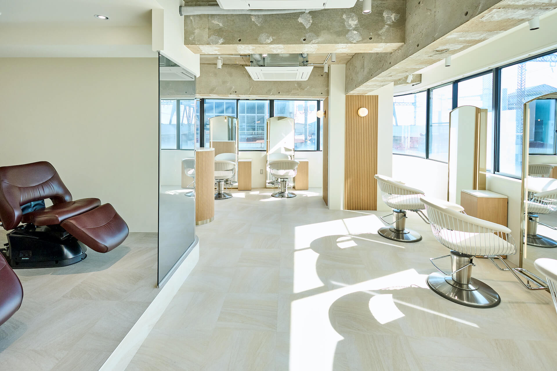 神奈川県の美容室・美容院・ヘアサロンの内装デザイン事例(Vakel by LARGO) 神奈川県の美容室・美容院・ヘアサロンの内装デザイン事例(Vakel by LARGO)