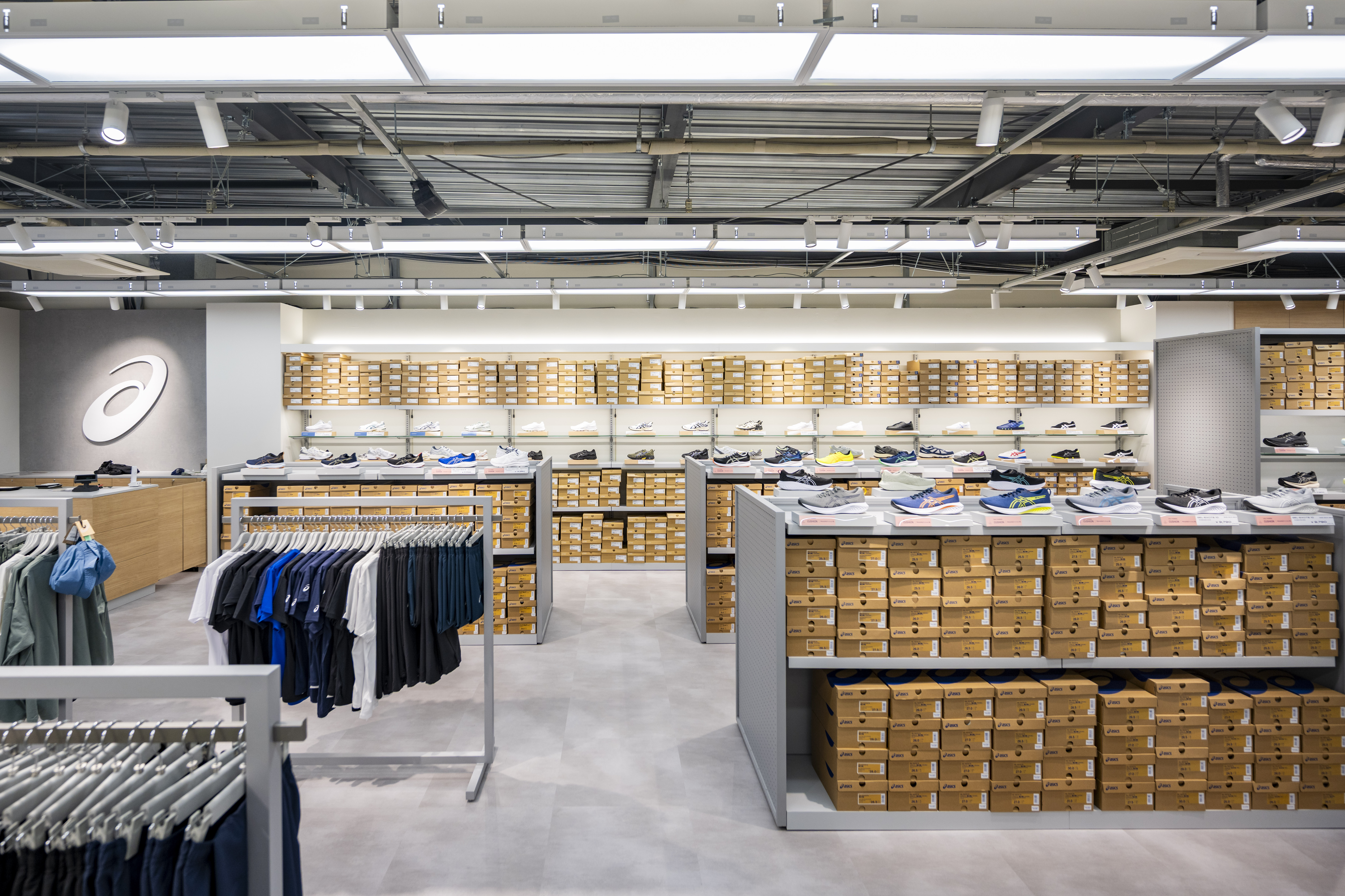 静岡県・Asics Gotemba PREMIUM OUTLETS