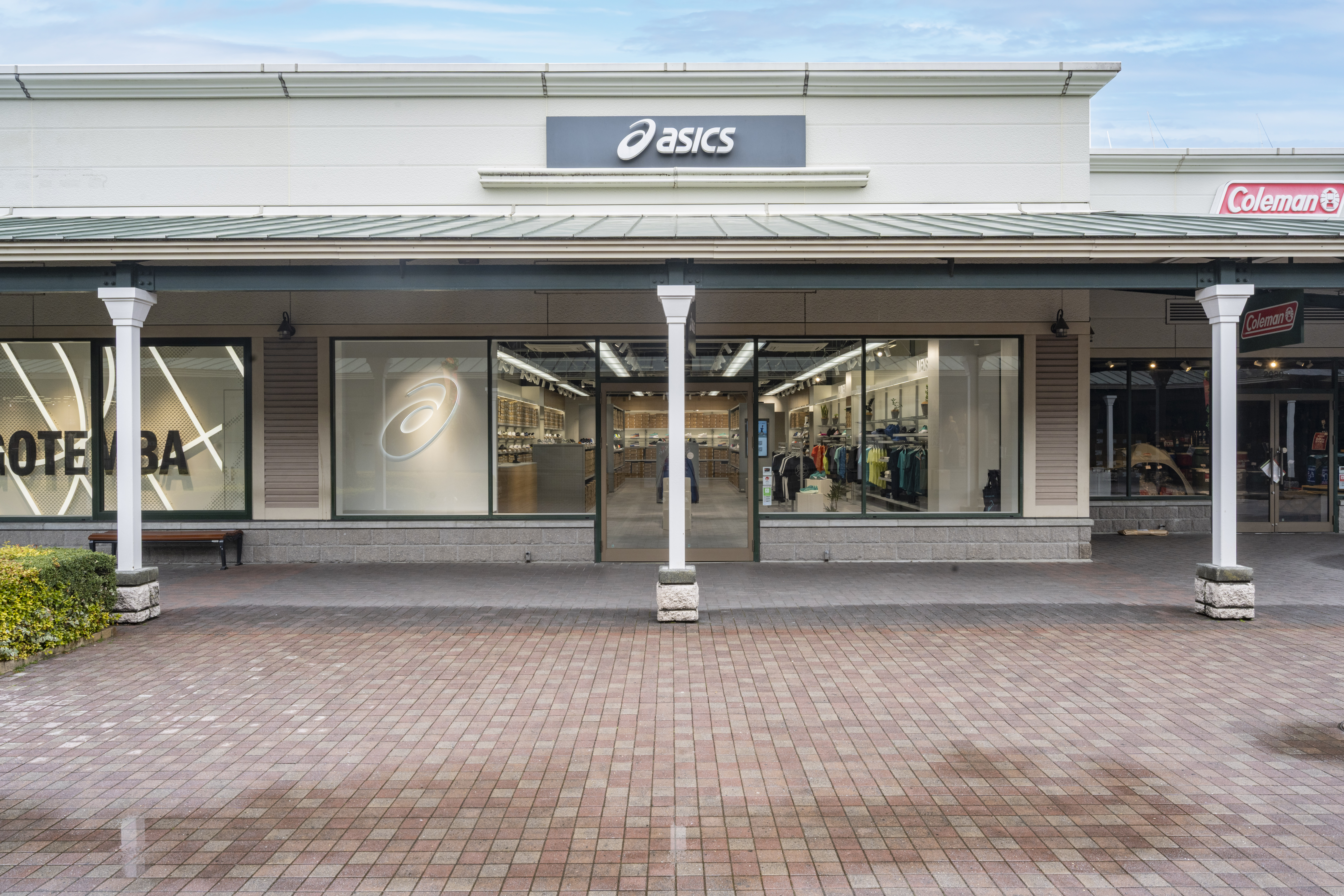 静岡県・Asics Gotemba PREMIUM OUTLETS