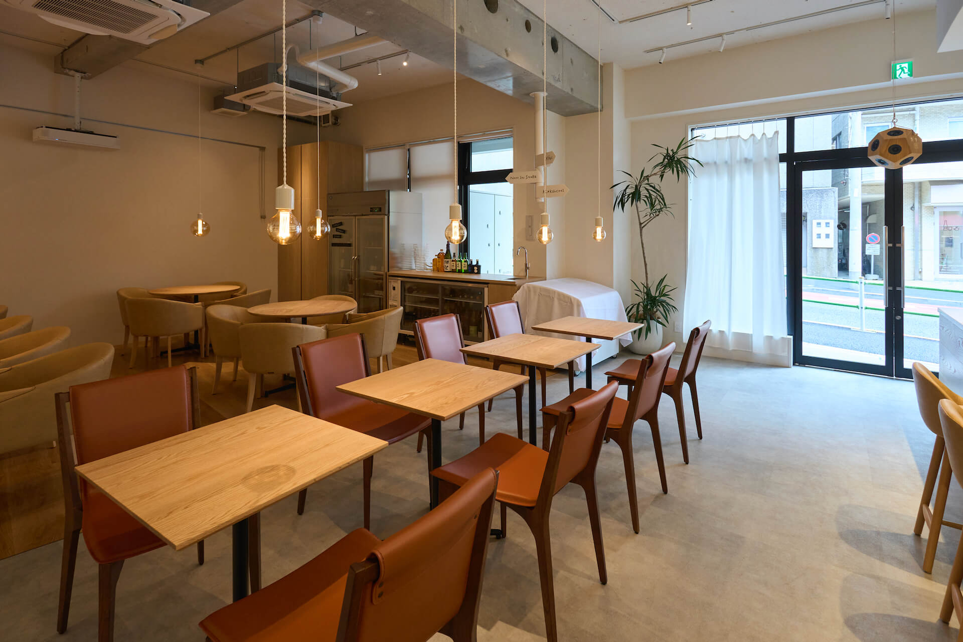 東京都・cafe & bar f Shirokanedai