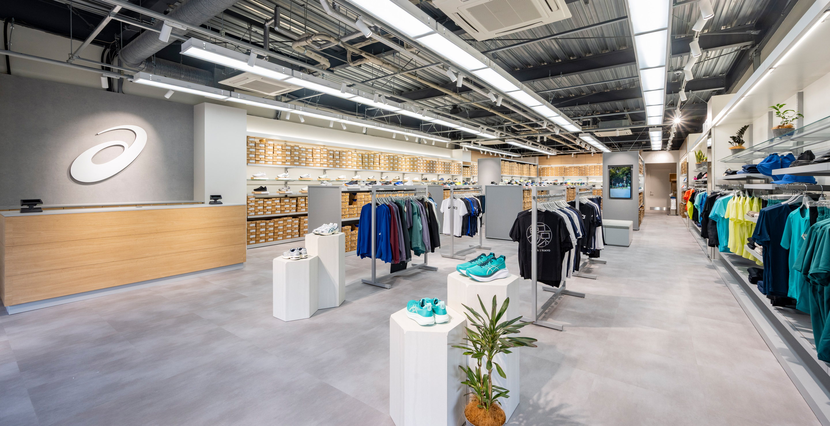 静岡県・Asics Gotemba PREMIUM OUTLETS