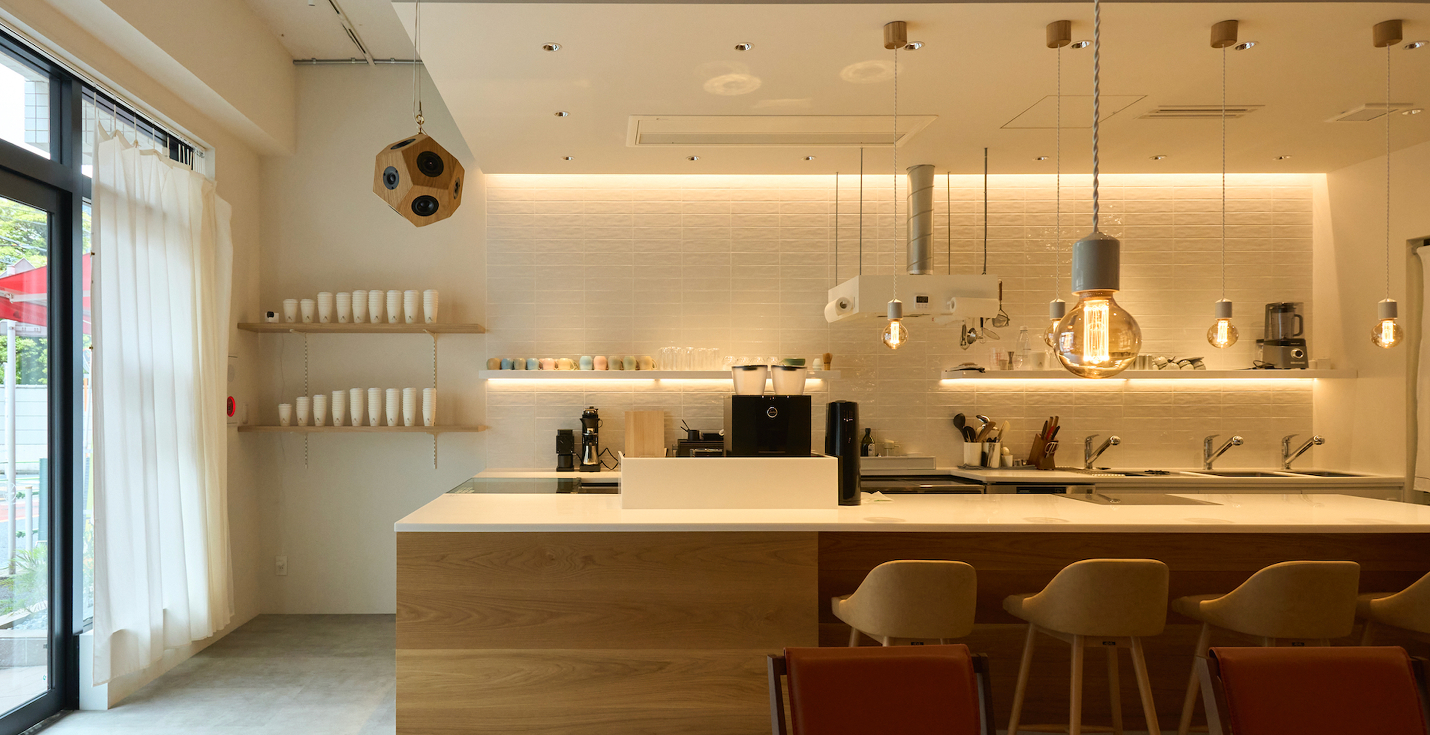 東京都・cafe & bar f Shirokanedai