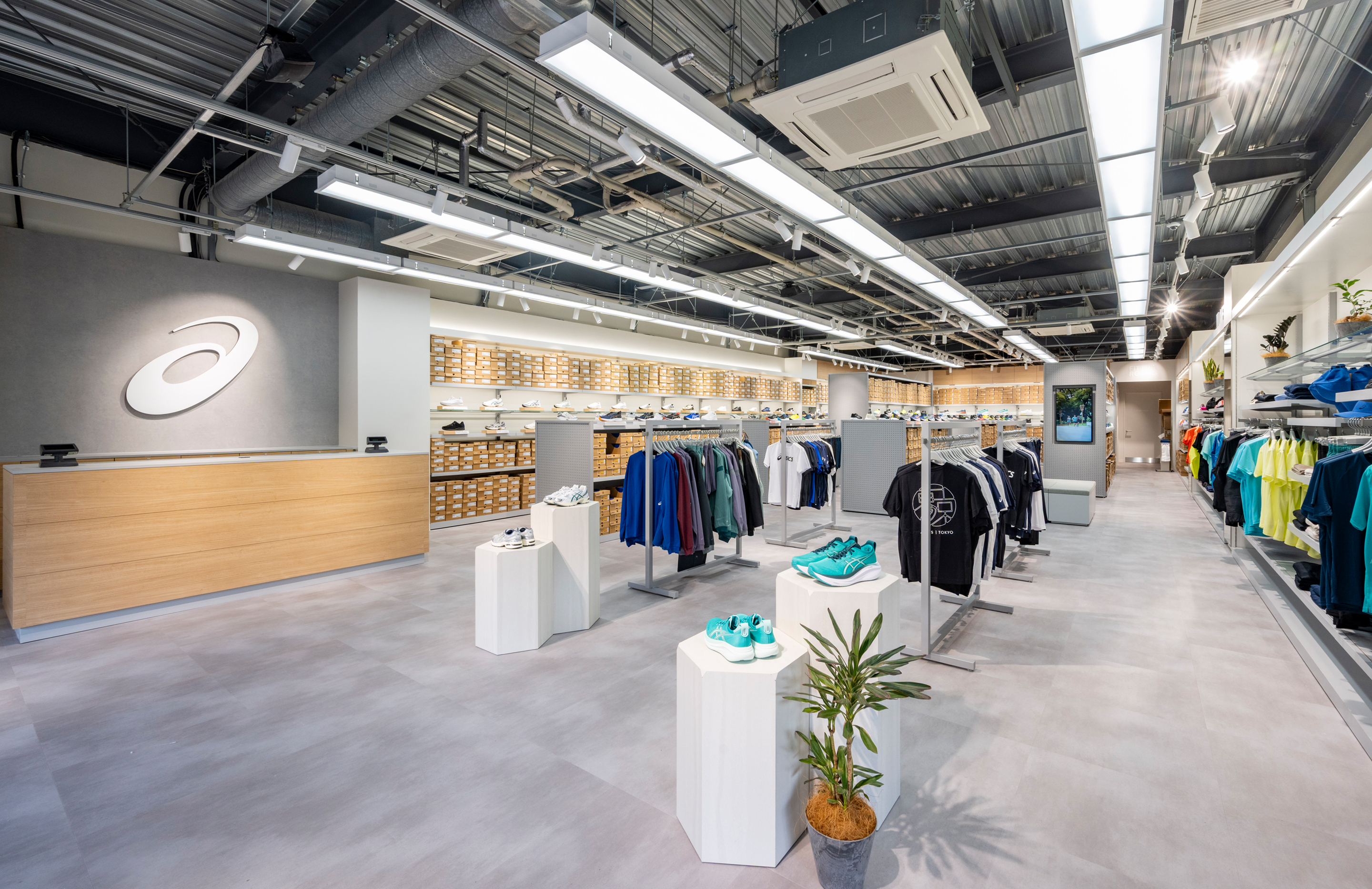 静岡県・Asics Gotemba PREMIUM OUTLETS